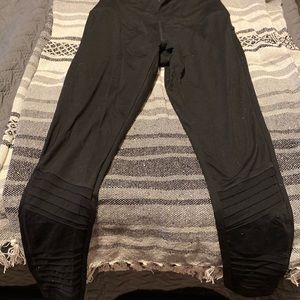 VS PINK Ultimate Yoga pants